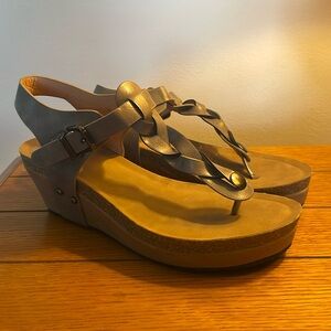Women’s 8.5 sandal